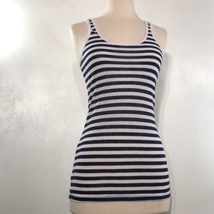 Aerie top size Med